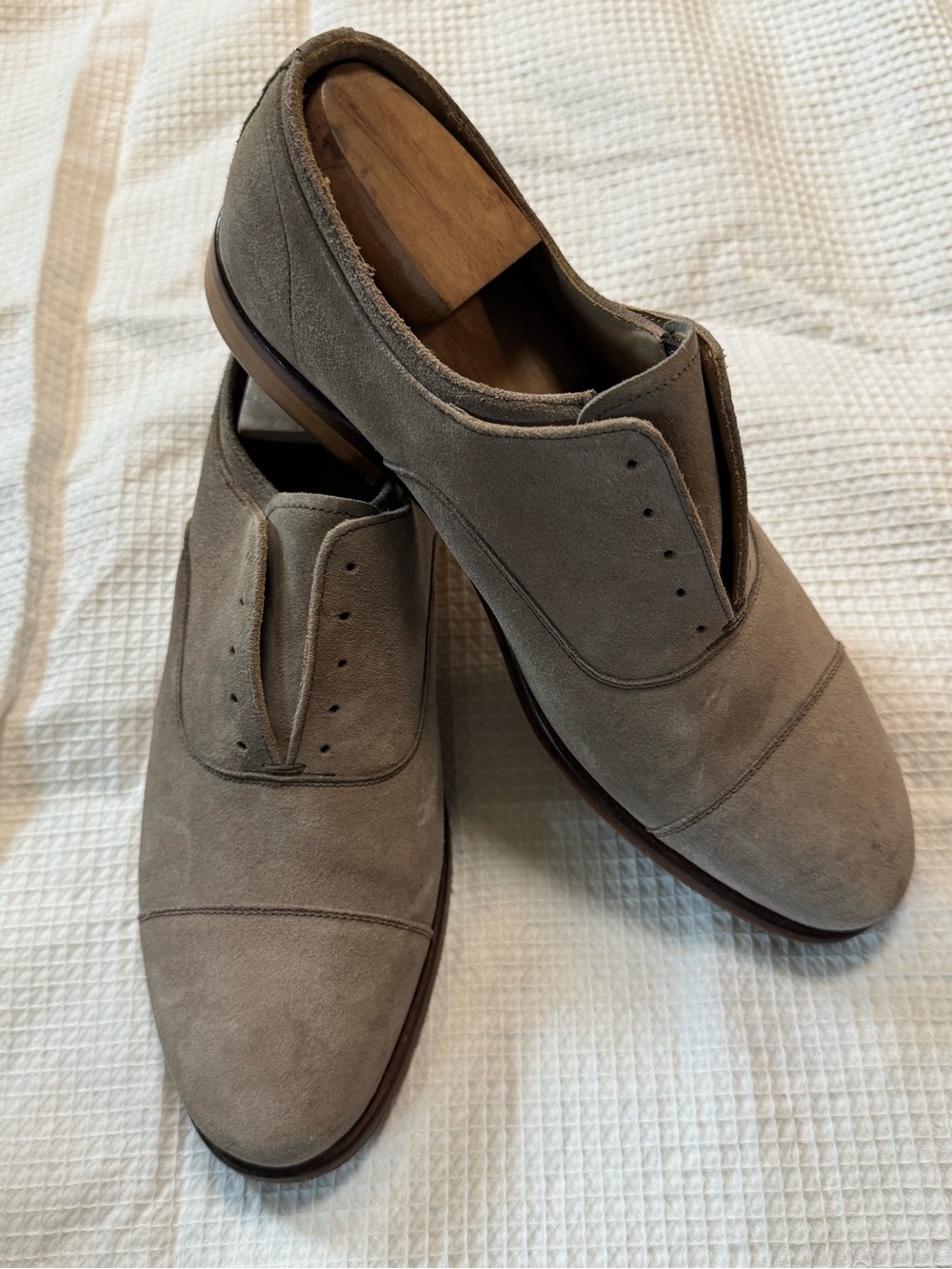 Mr B for Aldo. Men's Suede Cap-Toe Dress Shoes in Taupe 11 made in Italy